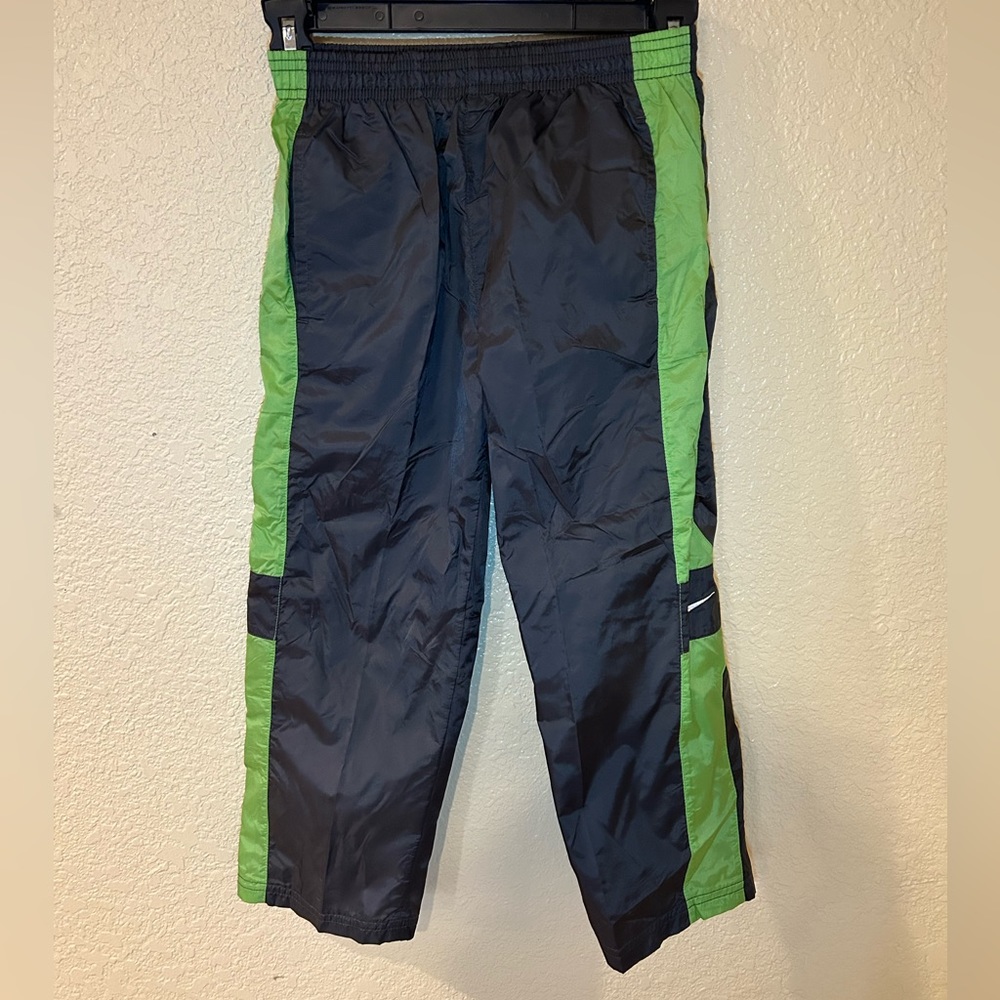 Nike Grey Active Sweatpants Boy’s Size 6